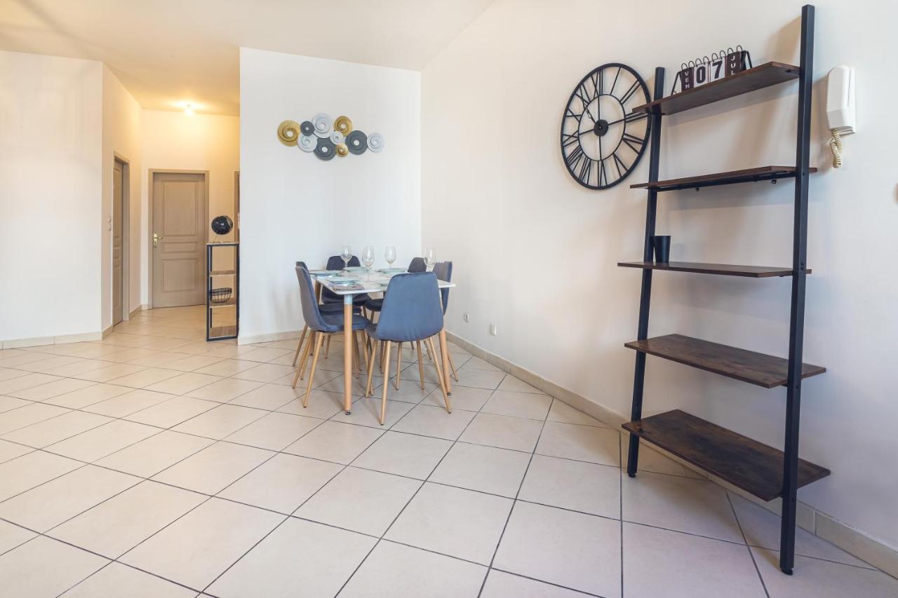 Appartement Tout Equipe Pour 6 Personnes A 15Min Des Plages Beziers Luaran gambar