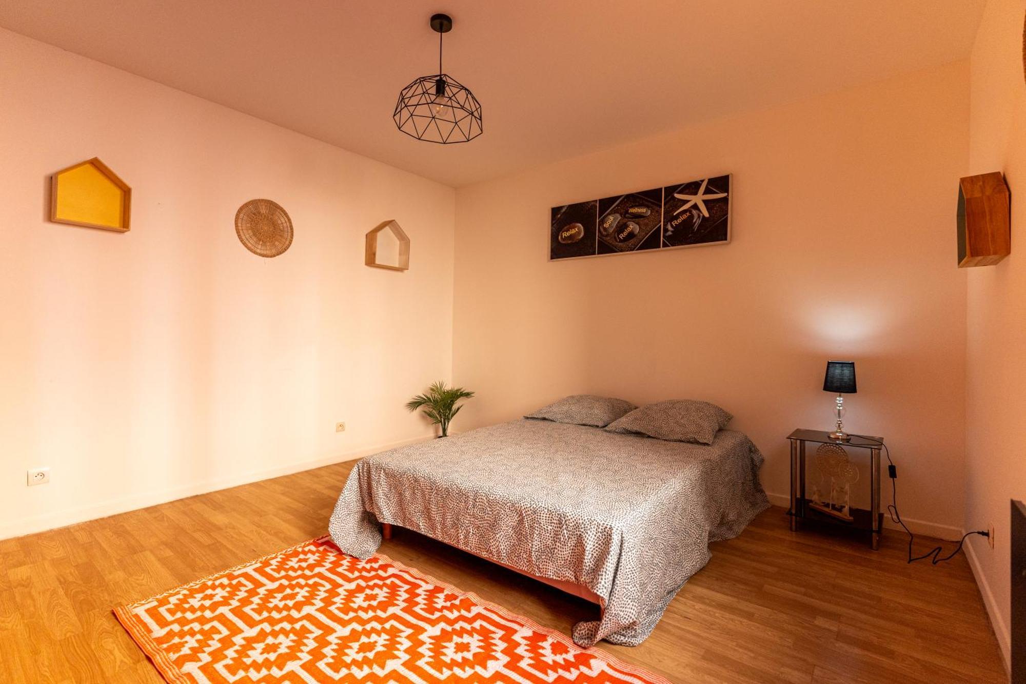 Appartement Tout Equipe Pour 6 Personnes A 15Min Des Plages Beziers Luaran gambar