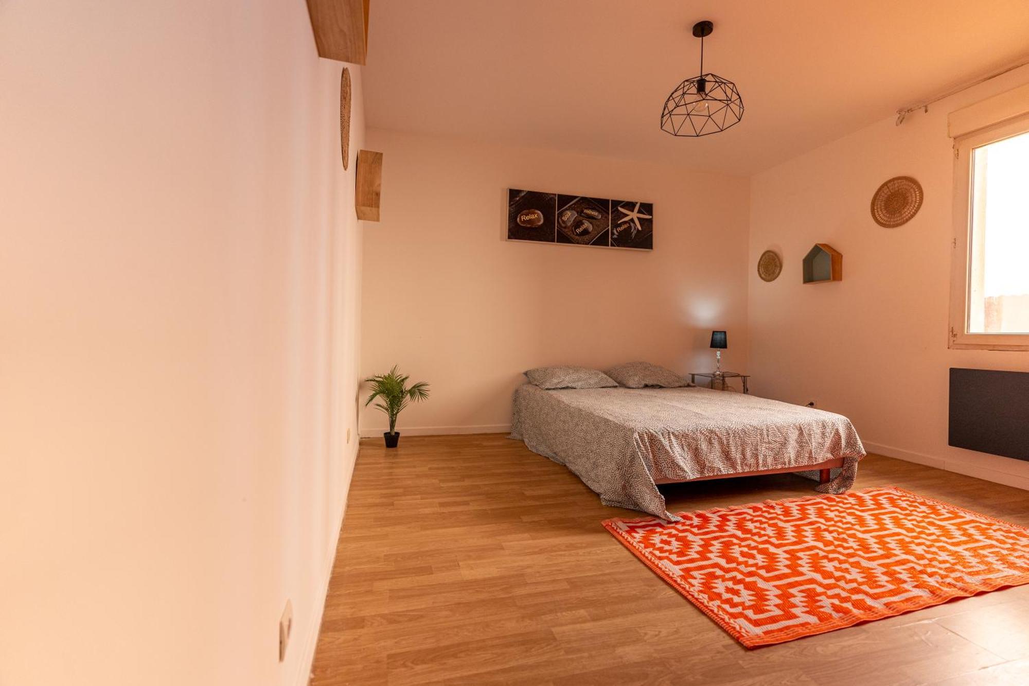 Appartement Tout Equipe Pour 6 Personnes A 15Min Des Plages Beziers Luaran gambar